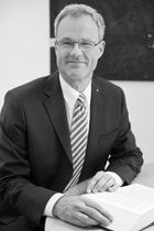 Dr. Henning  Schwarz, LL.M. (Georgetown Univ.)