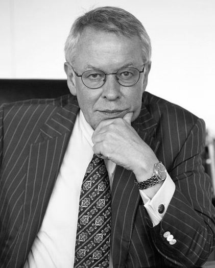 Dr. h.c. Gerhard  Strate