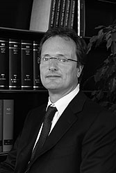Dr. Michael  Schmitt