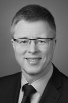 Dr. Helmut  Kreicker