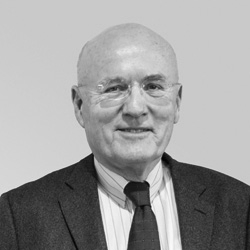 Dr. Walter  Niemann