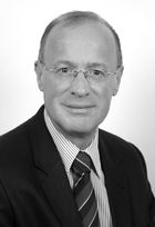 Dr. Christian  Raap