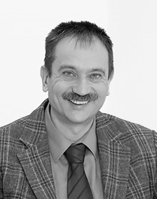Dr. Wolfgang  Breidenbach