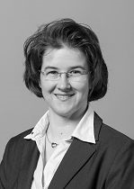 Dr. Andrea  Bauer